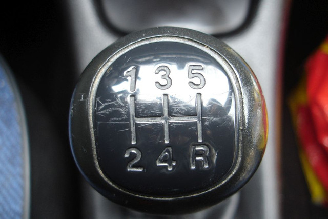 Mobil Transmisi Manual (Foto: Wikimedia Commons)