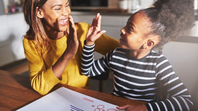 Ilustrasi memuji anak (Foto: Thinstock)