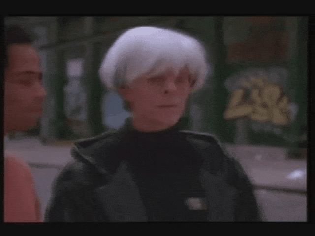David Bowie sebagai Andy Warhol (Foto: YouTube)