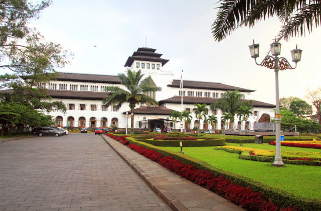 Paris pun Tak Mampu Kalahkan Romantisnya Si Lautan Api