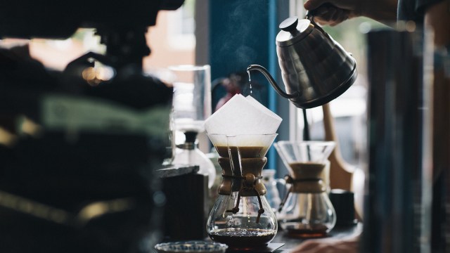 Barista Meracik Kopi (Foto: pixabay.com)