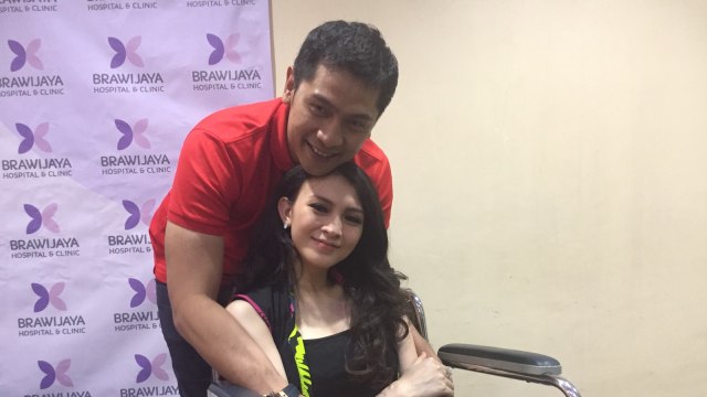 Donita dan Adi Nugroho di RSIA Brawijaya (Foto: Adinda Githa/kumparan)