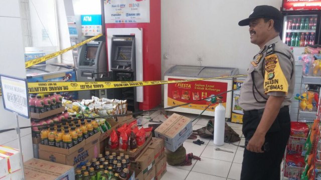 Mesin ATM Bank BRI digasak pencuri (Foto: Dok. Istimewa)