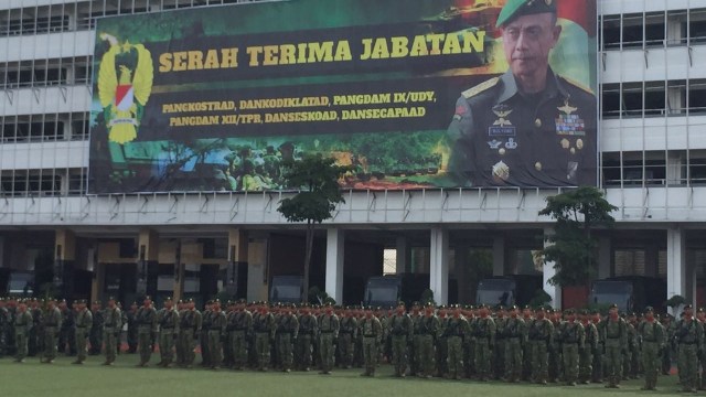 Upacara serah terima jabatan Pangkostrad (Foto: Soejono Saragih/kumparan)