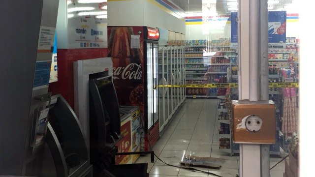 Kondisi ATM di Indomaret Kembangan yang dibobol (Foto: Mirsan Simamora/kumparan)