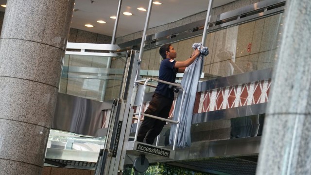 Pemeriksaan gedung BEI  (Foto: Helmi Afandi/kumparan)