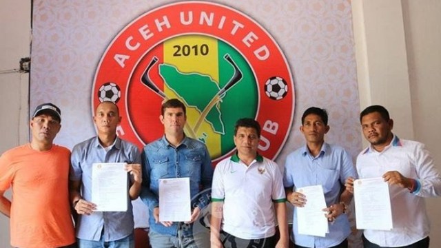 Markus Horsion (dua dari kiri). (Foto: Dok. Aceh United)