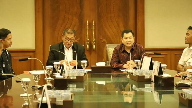 Harry Tanoe dukung Deddy Mizwar. (Foto: Instagram @deddy_mizwar)