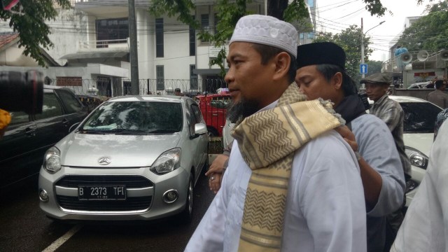 Ustaz Zulkifli Ali dan Novel (Foto: Rizki Mubarok/kumparan)