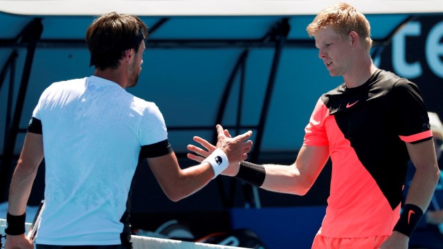 Edmund lolos ke babak keempat. (Foto: Reuters/Edgar Su)