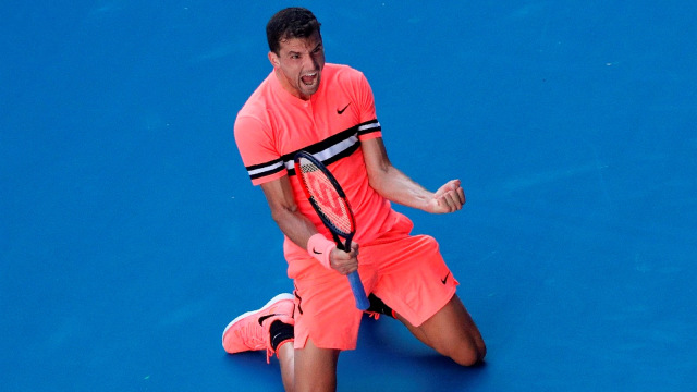 Dimitrov suka menyulitkan diri sendiri. (Foto: Reuters/Thomas Peter)