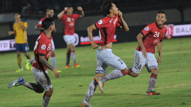 Bali United saat melawan Tampines. (Foto: ANTARA/Nyoman Budhiana)