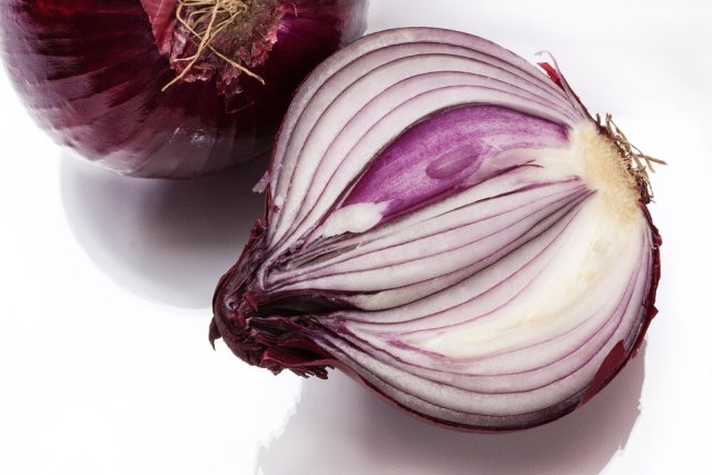 Ilustrasi bawang merah (Foto: Pixabay)