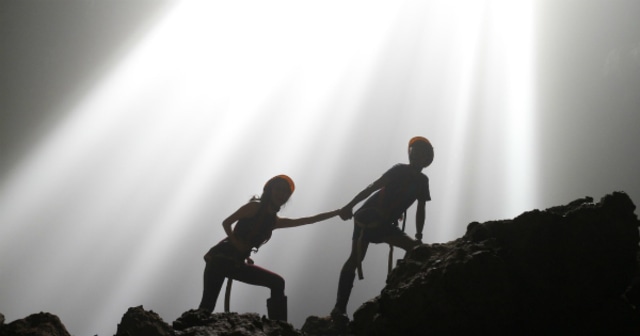 Berburu Cahaya Ilahi di Gua Jomblang (1)