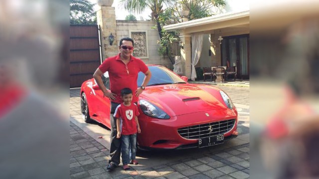 Bambang Soesatyo dan Mobil Mewah (Foto: Instagram/ @bambang.soesatyo)