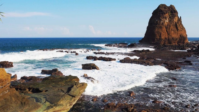Pantai Papuma, Jember (Foto: Wikimedia Common)