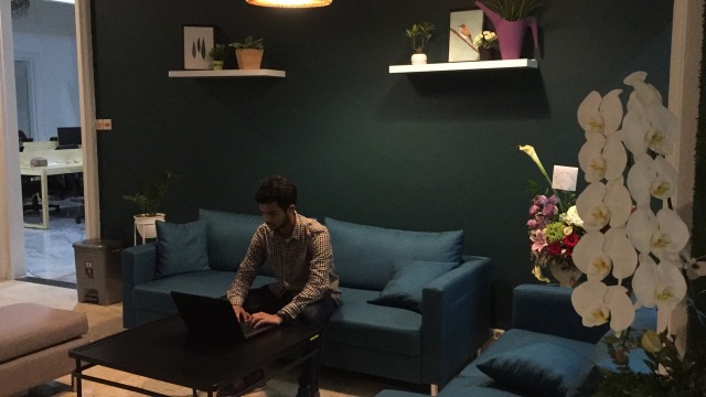 Menikmati Malam Minggu di Kantor, Apa Iya? (1)