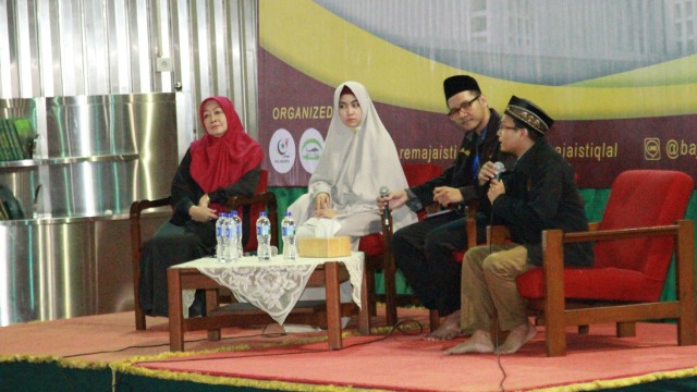 Anisa Rahma di Mesjid Istiqal (Foto: Munady Widjaja)