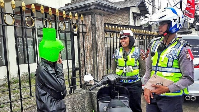 Tabung Gas 3 Kg dibikin Helm (Foto: Instagram @tmcpolresbogor)