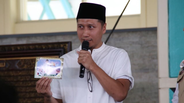 Arie Untung saat memberikan sambutan Foto: Garin Gustavian Irawan/kumpran