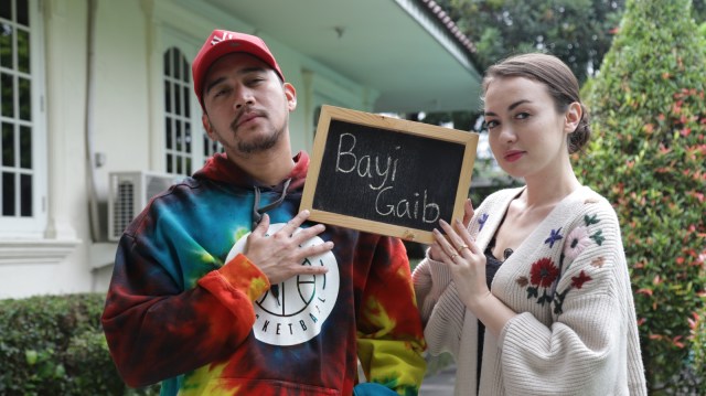 Pemain film Bayi Gaib, Rianti dan Mario (Foto: Intan Alfitry Novian/kumparan)