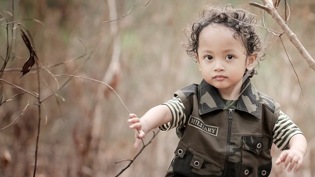 Anak mengenal alam (Foto: Pixabay)