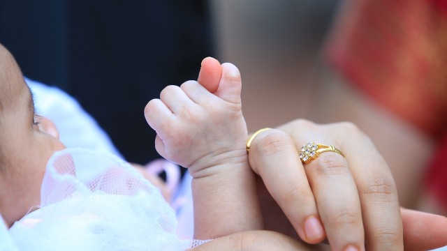 Sentuhan bayi dan ibu (Foto: Pixabay)