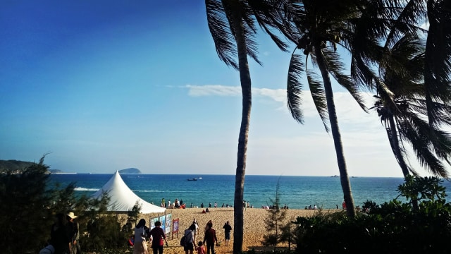 Pantai di Sanya, Hainan. (Foto: Anggi Kusumadewi/kumparan)