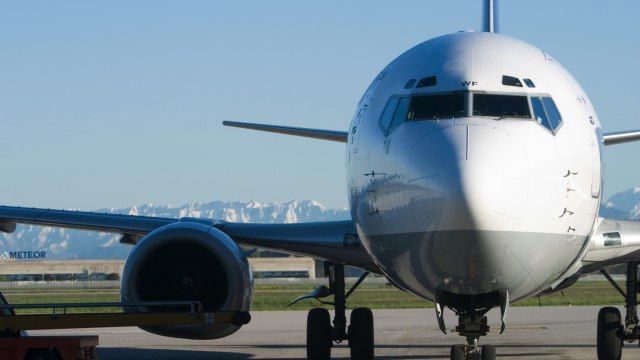 Pesawat di bandara (Foto: Thinstock)