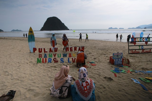 Pantai-pantai Milik Kita yang Membuai (3)