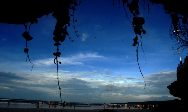 Pantai-pantai Milik Kita yang Membuai (8)