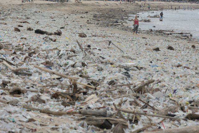 Pantai-pantai Milik Kita yang Membuai (9)