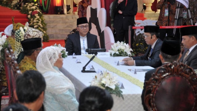Zulkifli Hasan jadi saksi nikah Gubernur Kalteng (Foto: Twitter/@ZUL_Hasan)