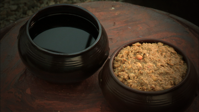 Ganjang dan Doenjang (Foto: Wikimedia Commons)
