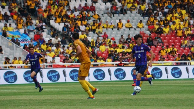 Tanding persahabatan Bhayangkara FC vs FC Tokyo. (Foto: Iqbal Firdaus/kumparan)