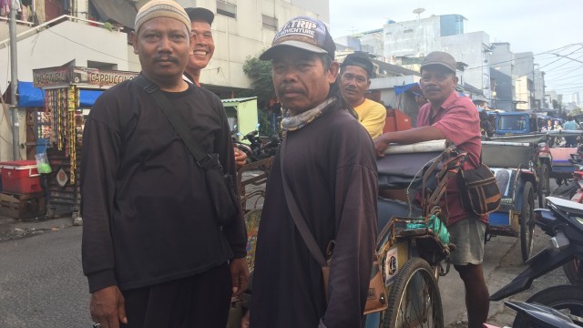 Tukang becak Pasar Teluk Gong, Penjaringan. (Foto: Andreas Ricky Febrian/kumparan)
