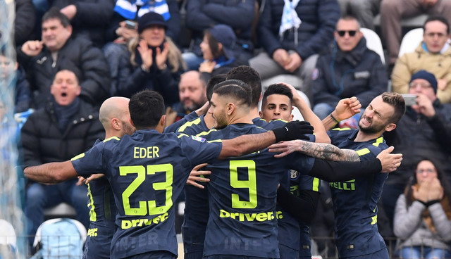 Selebrasi pemain Inter. (Foto: REUTERS/Alberto Lingria)