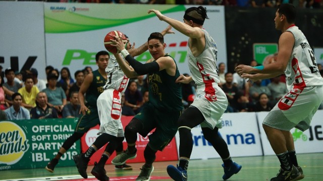 Daniel Wenas pada sebuah laga di IBL. (Foto: Dok. IBL)
