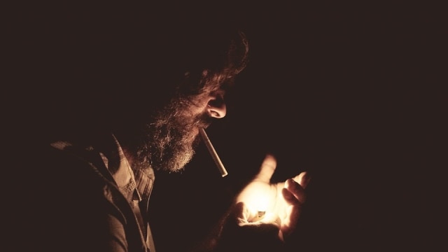 Merokok (Foto: Pixabay)