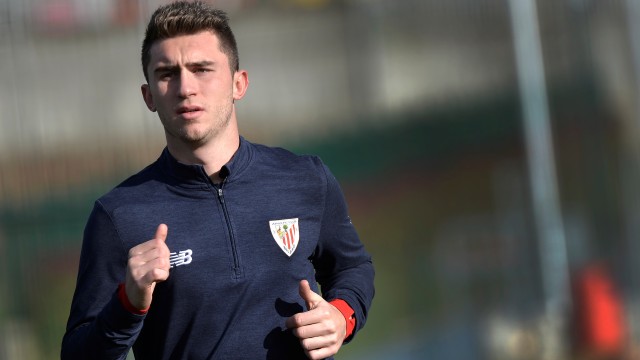 Laporte saat melakoni latihan bersama Bilbao (Foto: Vincent West / REUTERS)
