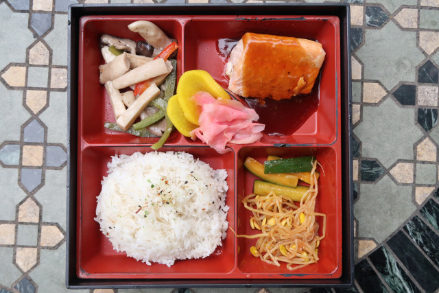 Salmon Bento Box (Foto: Intan Kemala Sari)