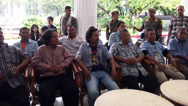 Perwakilan sopir angkot tunggu Sandiaga Uno (Foto: Moh Fajri/kumparan)