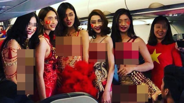 Pertunjukan pramugari VietJet (Foto: Instagram @thaonguyen.lys)
