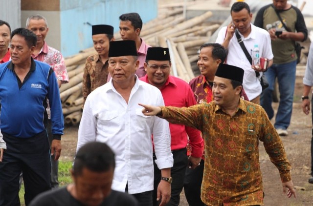 Berkunjung Ke Pesantren, Kang Hasan Dititipi Pesan Bung Karno