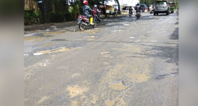 Jalan Lingkar Selatan Kota Sukabumi Rusak Parah, Rawan Kecelakaan