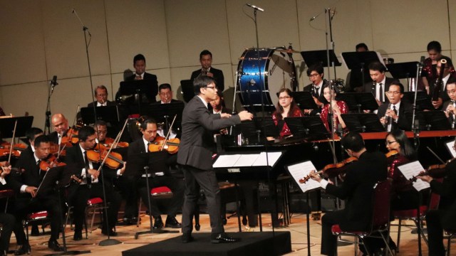 Pertunjukan orkestra 'Invitation to Dance' (Foto: Munady Widjaja)