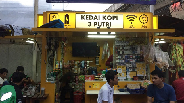 Warung Pintar di Tangerang Selatan (Foto: Abdul Latif/kumparan)