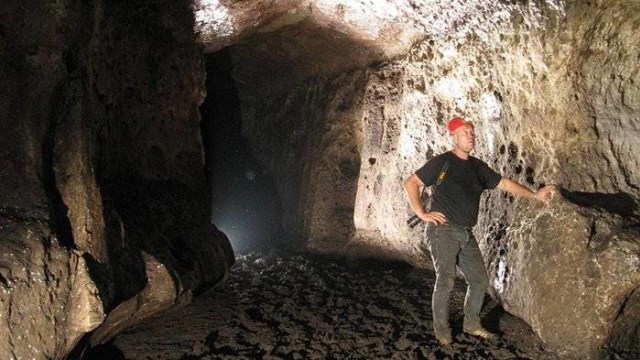 Gua Tempat Tinggal Buaya Oranye (Foto: Abanda Expedition)