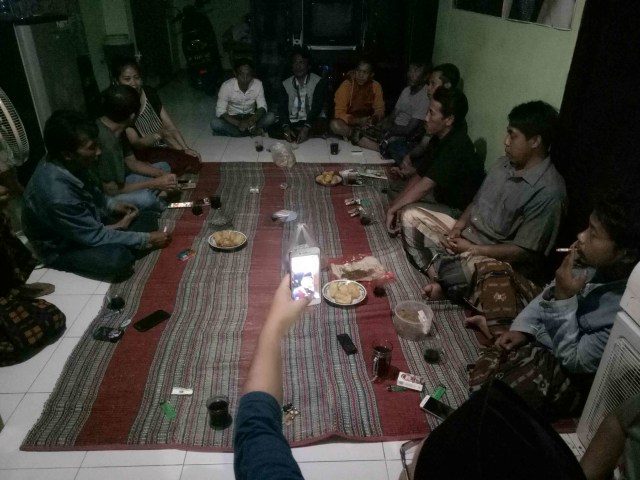 Petani Tanyakan Program Prioritas 5 Tahun datangi Posko Pemenangan GUSTI di Kemiren (1)