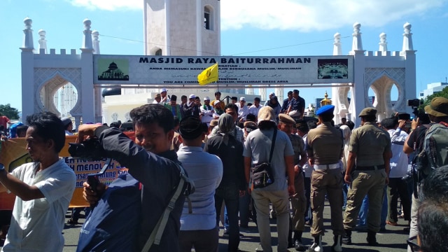 Unjuk Rasa Berantas Waria di Aceh (Foto: Zuhri Noviandi/kumparan)